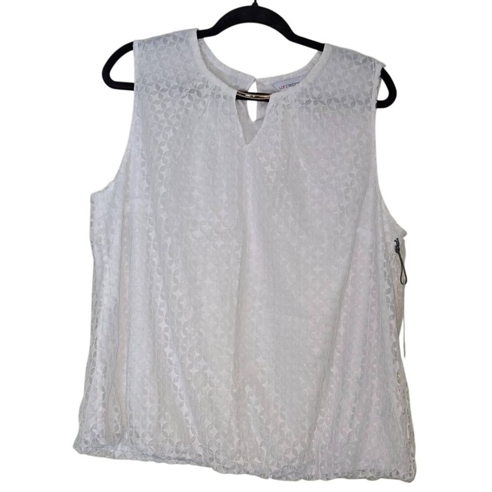 Sleeveless White Textured Blouse With Keyhole Back & Metal Accent By Liz Claibor